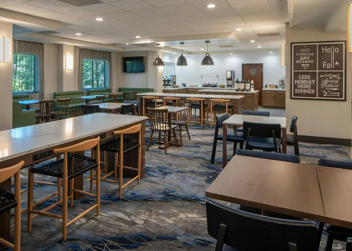 Hotel Fairfield & By Marriott South Lafayette