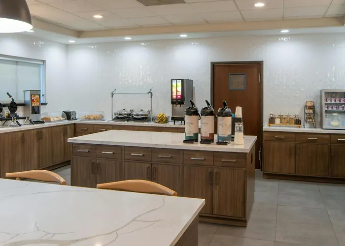 Fairfield & By Marriott South 3*