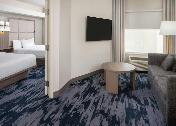 Hotel Fairfield & By Marriott South
