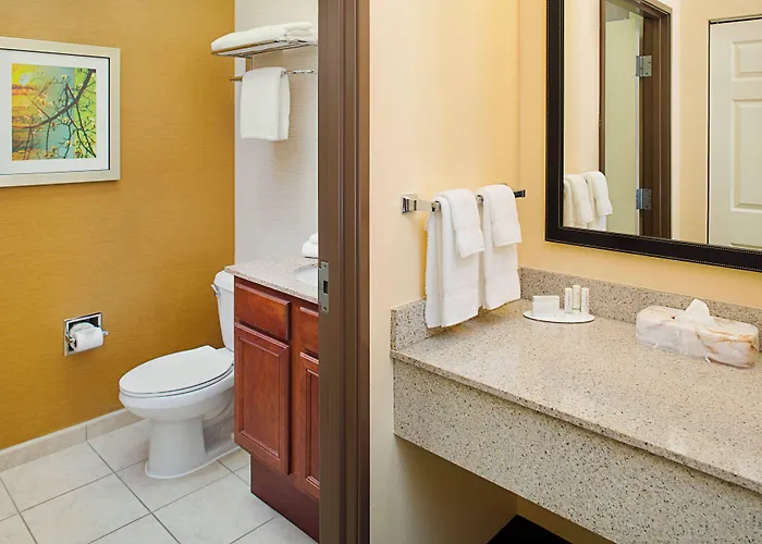 Hotel Fairfield & By Marriott South 3*