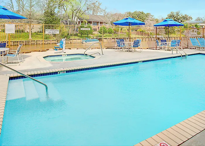 Fairfield & By Marriott South Hotel 3*