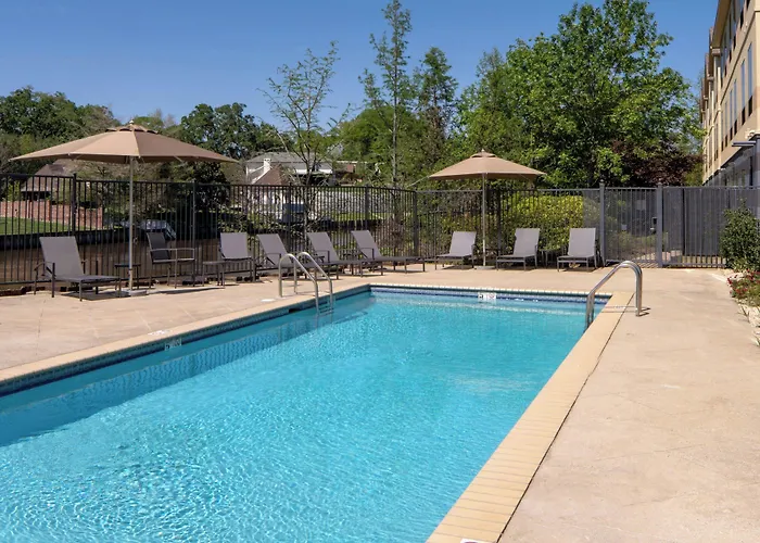 Hotel Fairfield & By Marriott South 3*