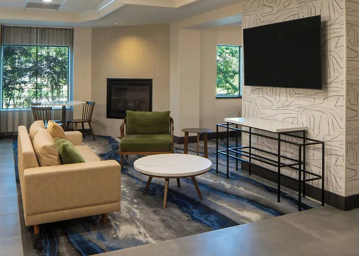 Hotel Fairfield & By Marriott South 3*